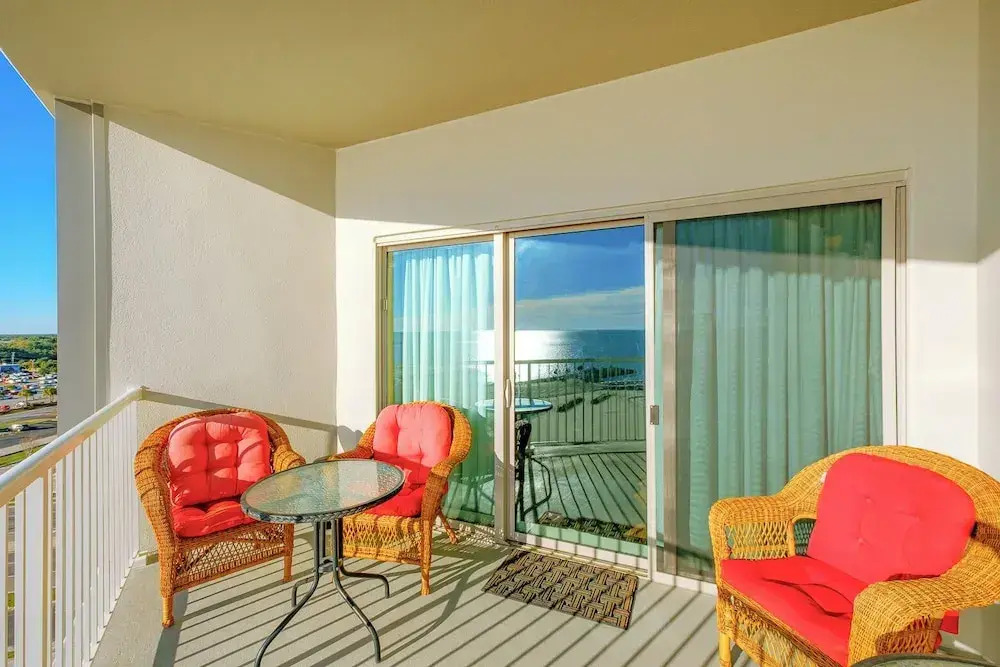 Sea Breeze 1010 Penthouse