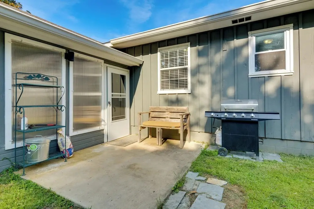 Rogers Vacation Rental ~ 7 Mi to Downtown