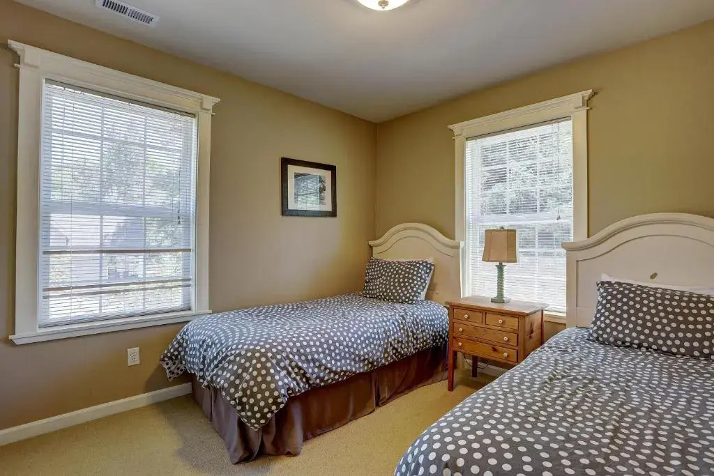 Westside Walkable-AC-3BR/2.5BA
