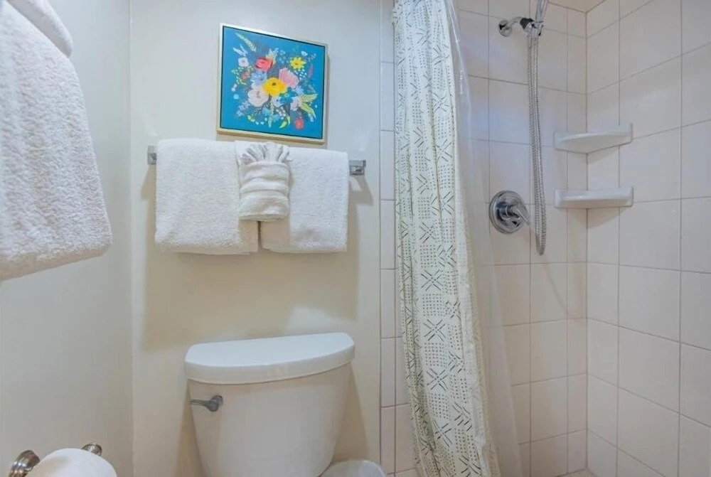 Kamaole Nalu, #302 2 Bedroom Condo by RedAwning, Kihei