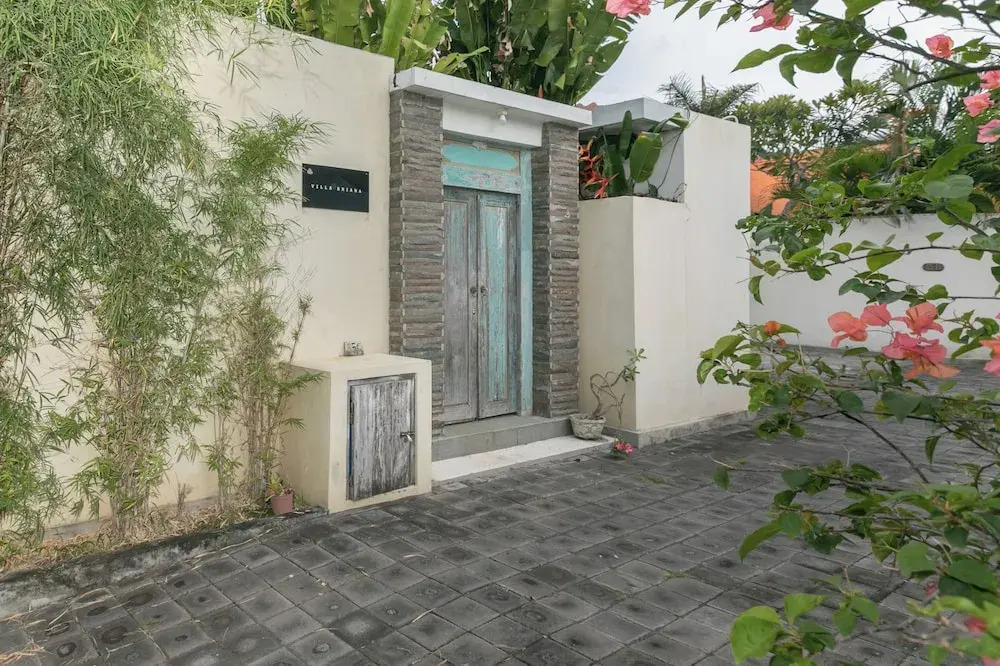 Villa Briana Seminyak by Villas R Us