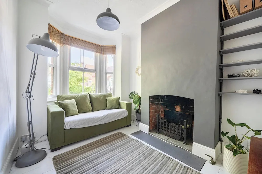 Victorian Terrace Near Uni, Sleeps 6, Garden