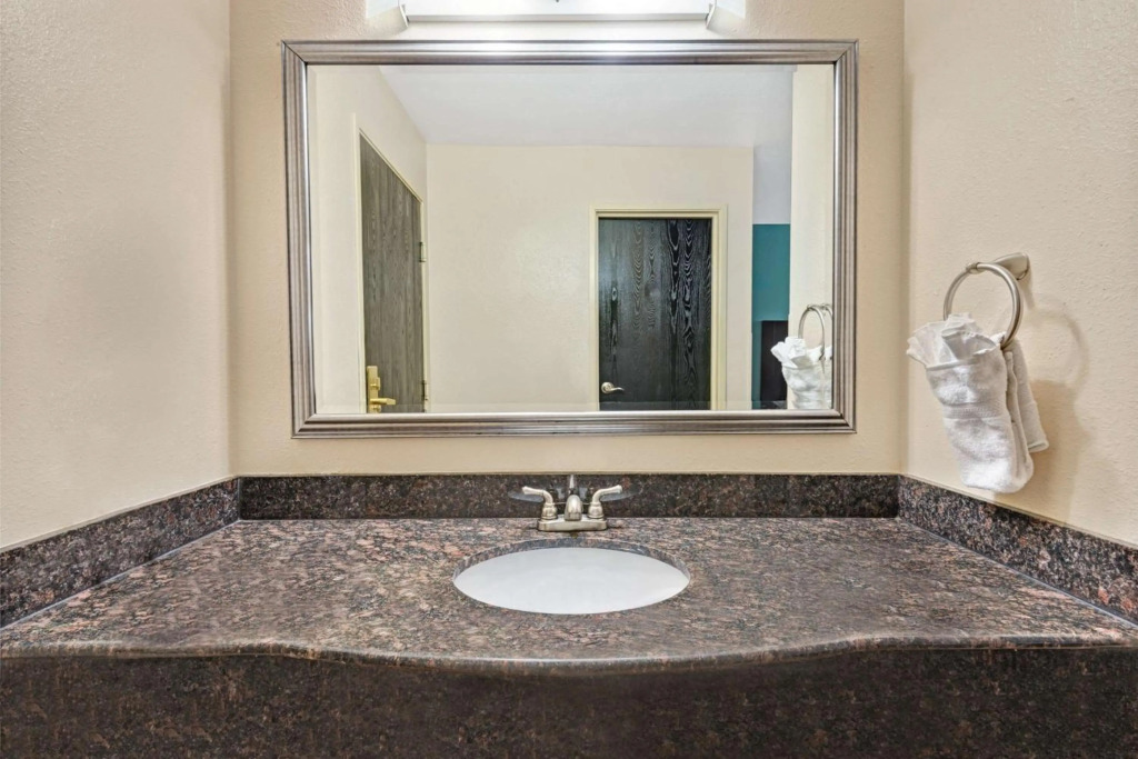 Luxe Hotel Nashville Airport