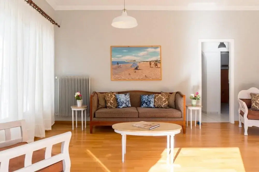 Glyfada Central 3bed apt