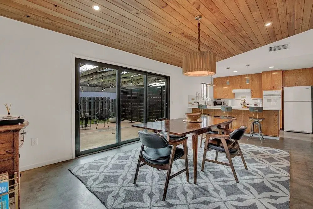 Luxury Home Just 2blcks From Main St!