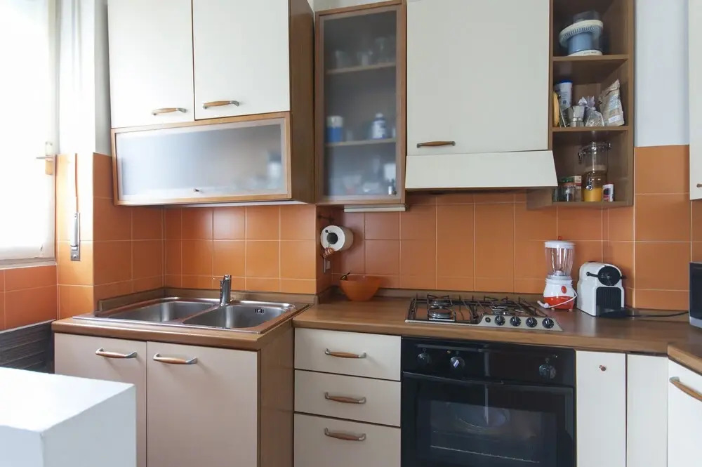 High Rise Studio Flat near Metro Stop