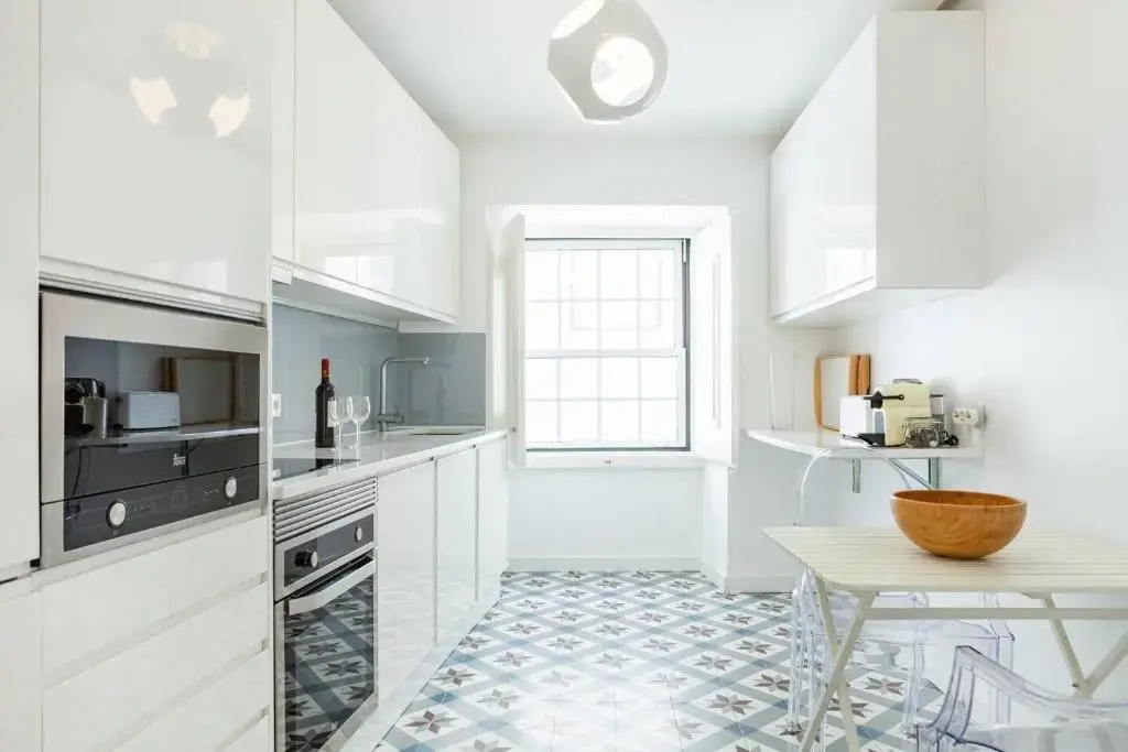 Alfama Delight Panoramic River and Historic City Views 3 Bedrooms and 2 Bathrooms AC 18th Century Building