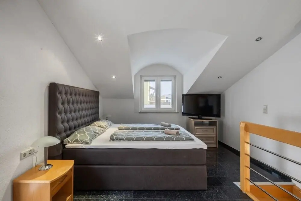 Miro - A2 Maisonette