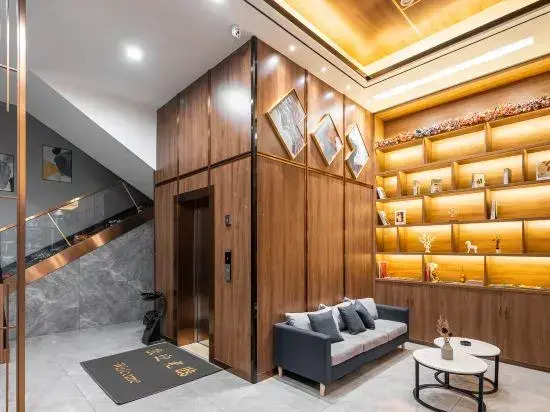 Qishu Business Hotel (Haikou No. 4 High School Division)