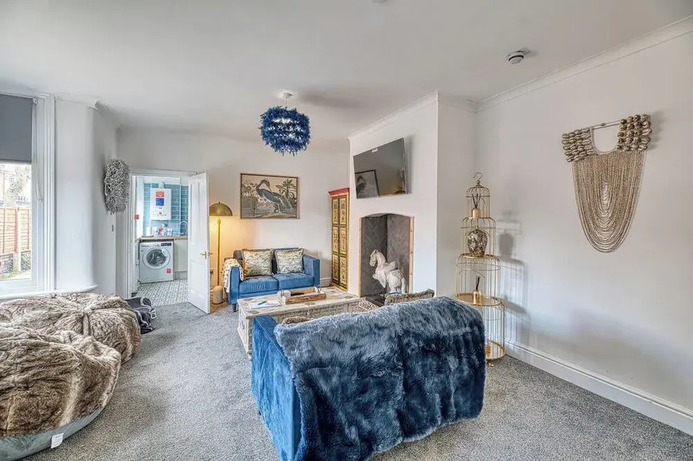 Three Bed Apartment by Guestz