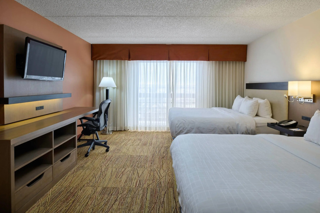 Wyndham El Paso Airport and Water Park