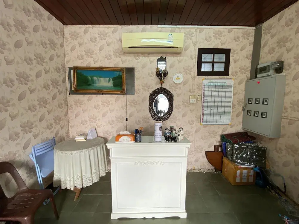 Oyo 699 Mon Hostel