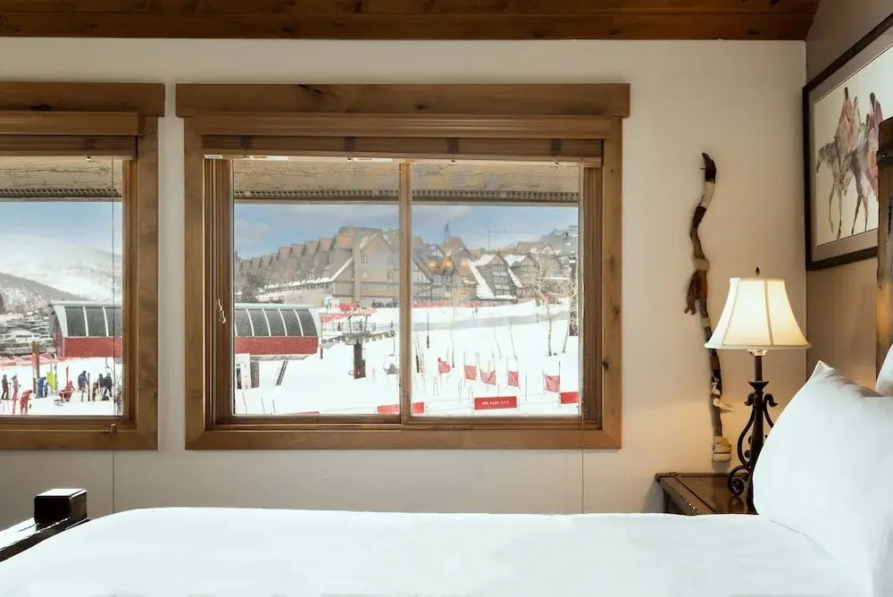 Snow Flower 074 3 Bedroom Condo by RedAwning