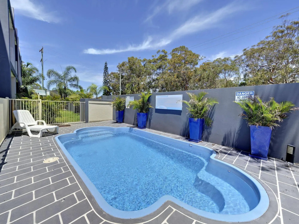 Shoal Bay Beachclub Apartments