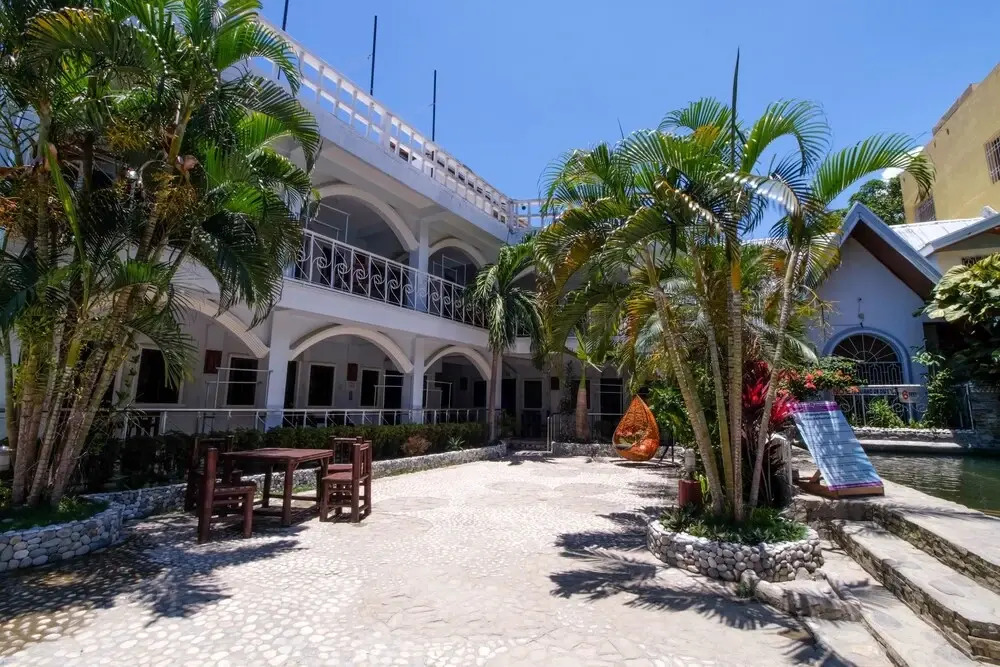 ZEN Rooms White Beach