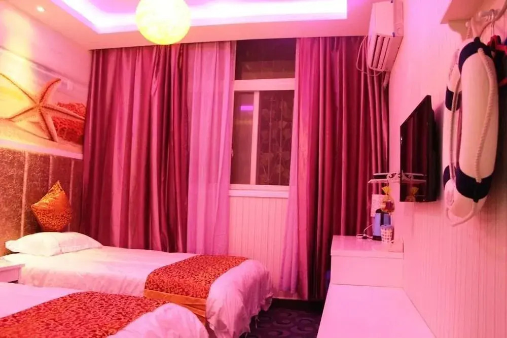 Zhengzhou Love Theme Hotel