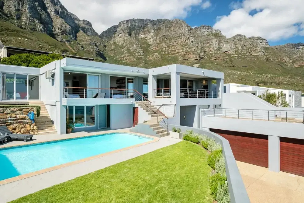 Refined Comfort and Scenic Beauty at Aviewor2