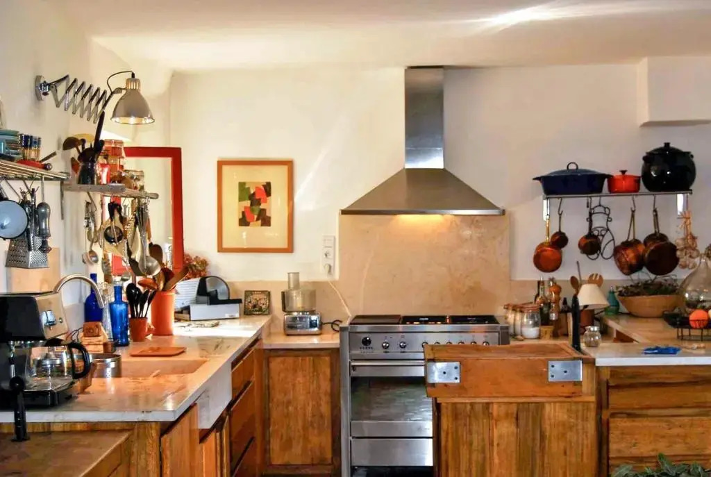 Villa élégante avec piscine privée à Ansouis, vues montagne
