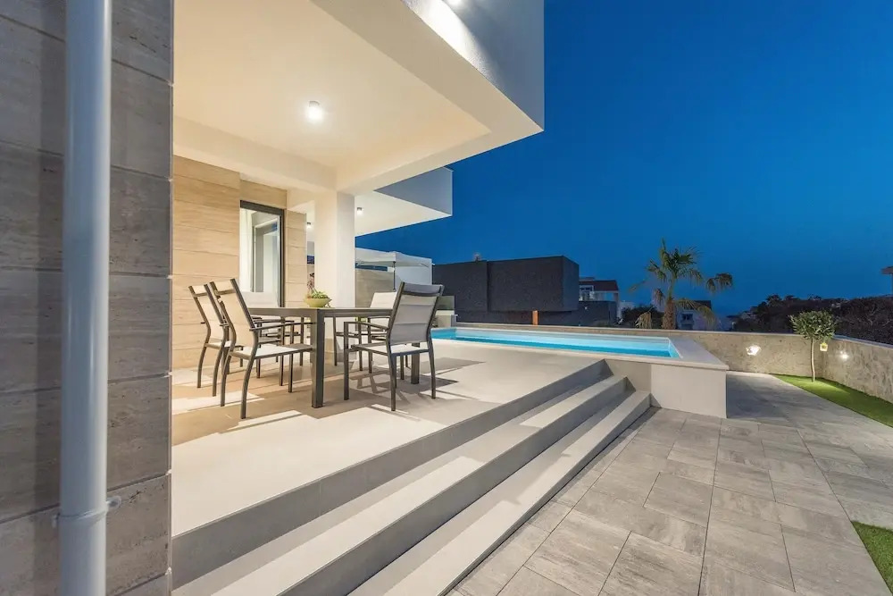 Luxury Villas Joy