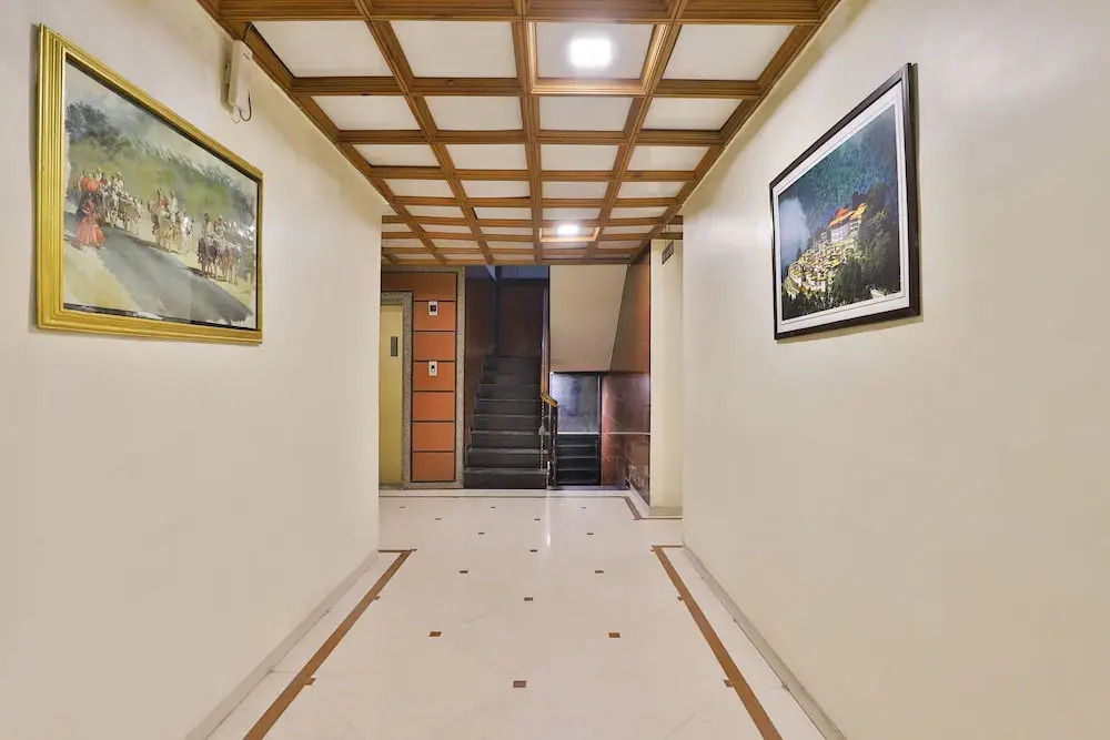 OYO 23337 Flagship Ashram Road