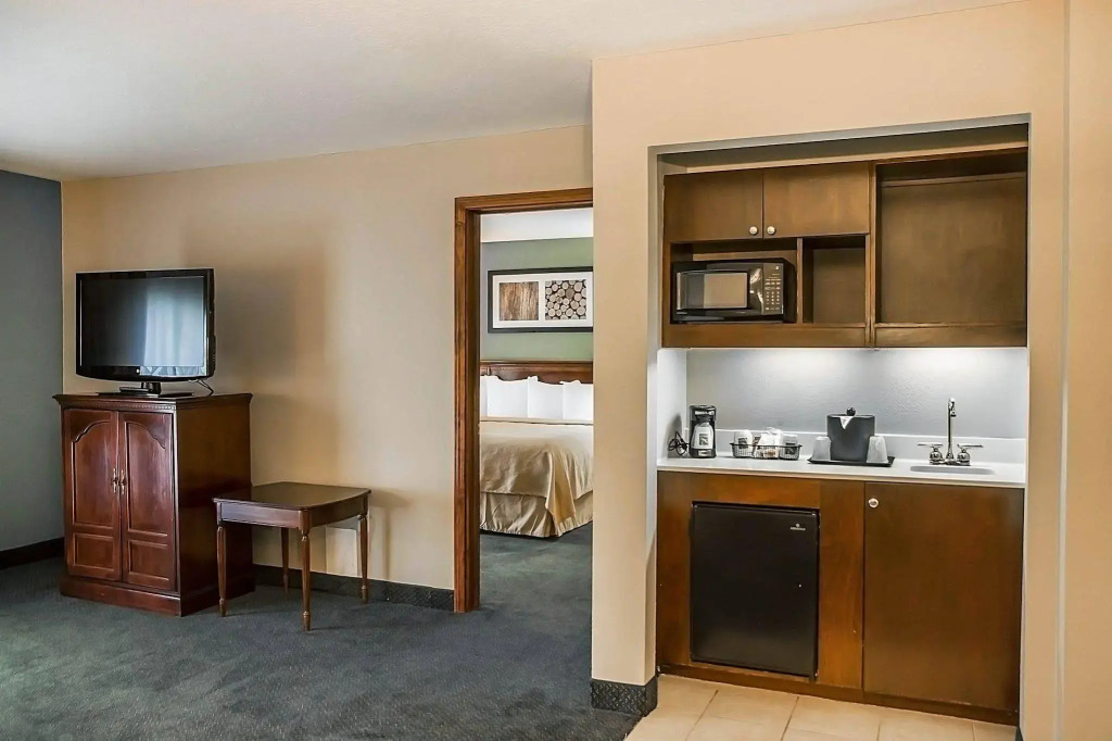 Quality Inn & Suites Cincinnati I-275