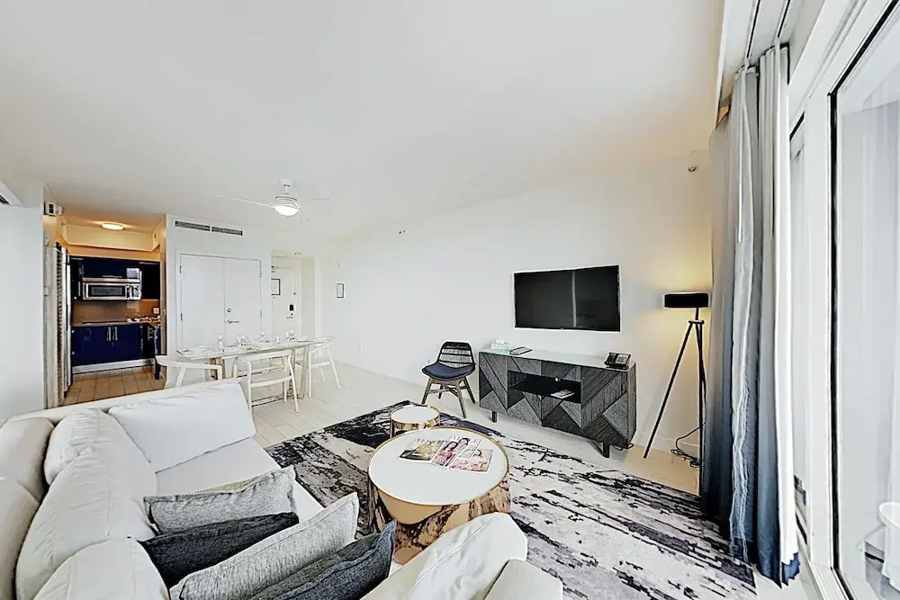 New Listing! Modern Resort W/ Ocean View 1 Bedroom Condo