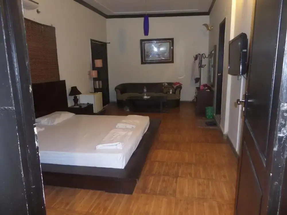 Zaib Guest House