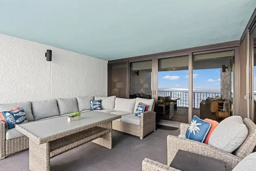 Beachfront Bliss! 2BR 2BA Stunning Views! Sleeps 8! Beach Chair Service!