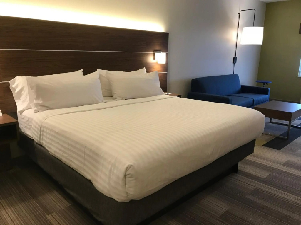 Holiday Inn Express Rochester-Victor by IHG