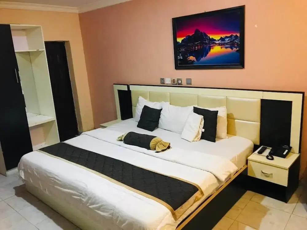 Belmorris Hotel