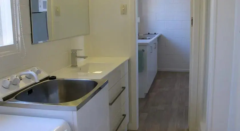 Beach Apartments at Flaxmill Bay Motel