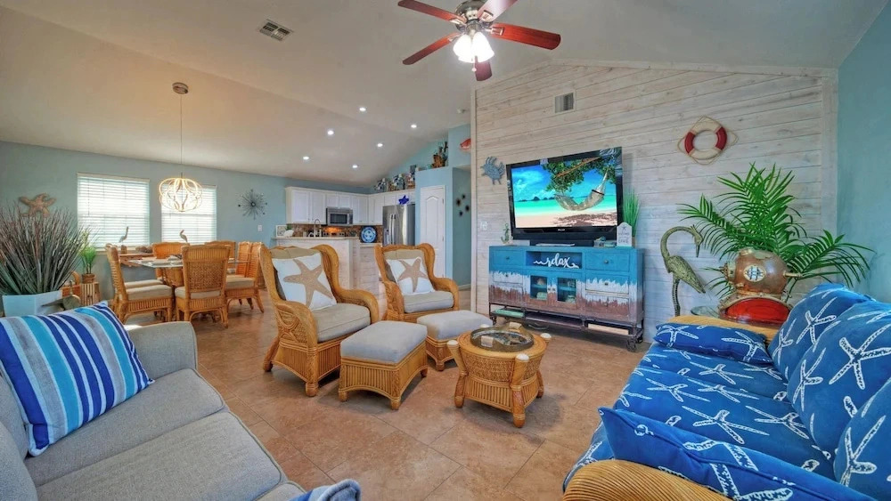 Casa Sueño by Avantstay Spa + Firepit + Ship Channel Views + Walk to Nature Preserve