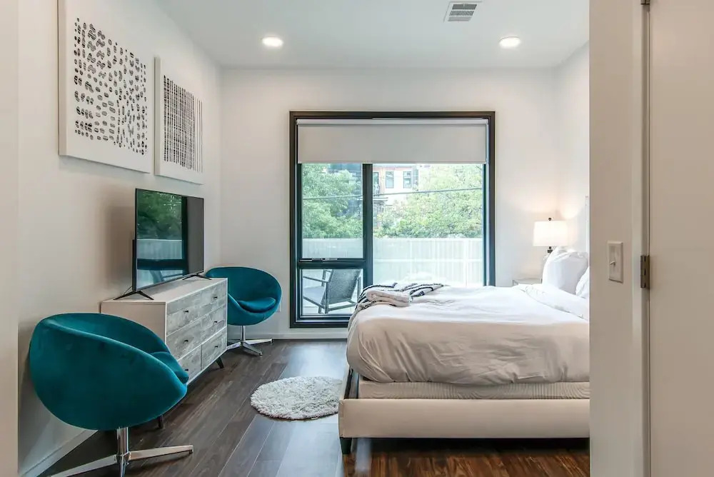 Illume Posh Resort Community Courtyard Pool 1 Bedroom Condo