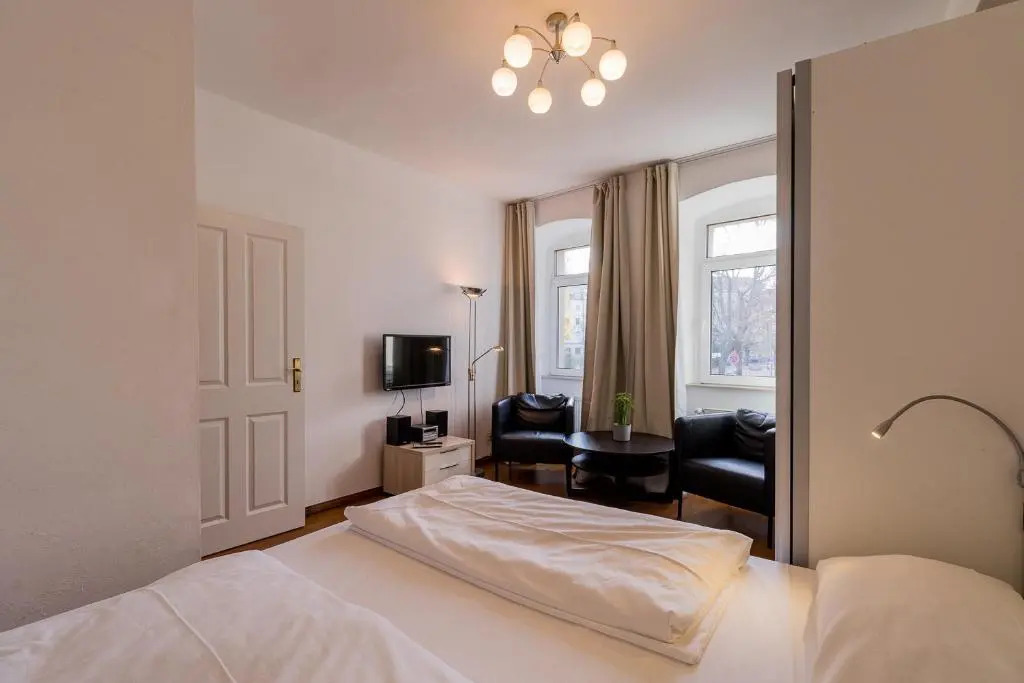 SUITE & APART