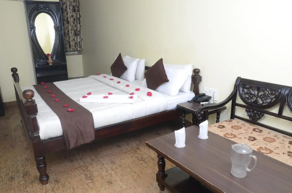 Hotel Grande Residency