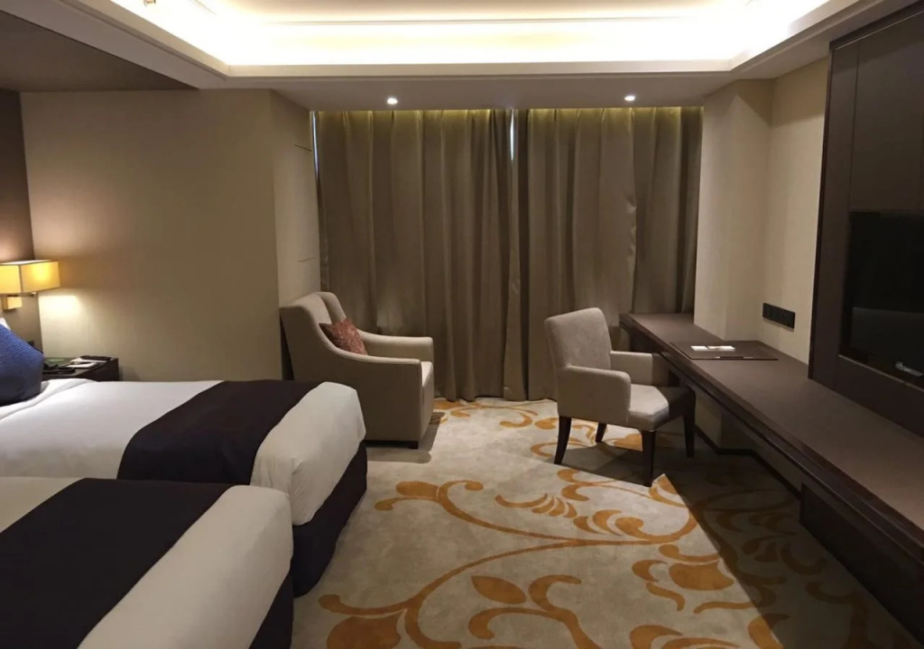 Sky World Hotel Qingdao