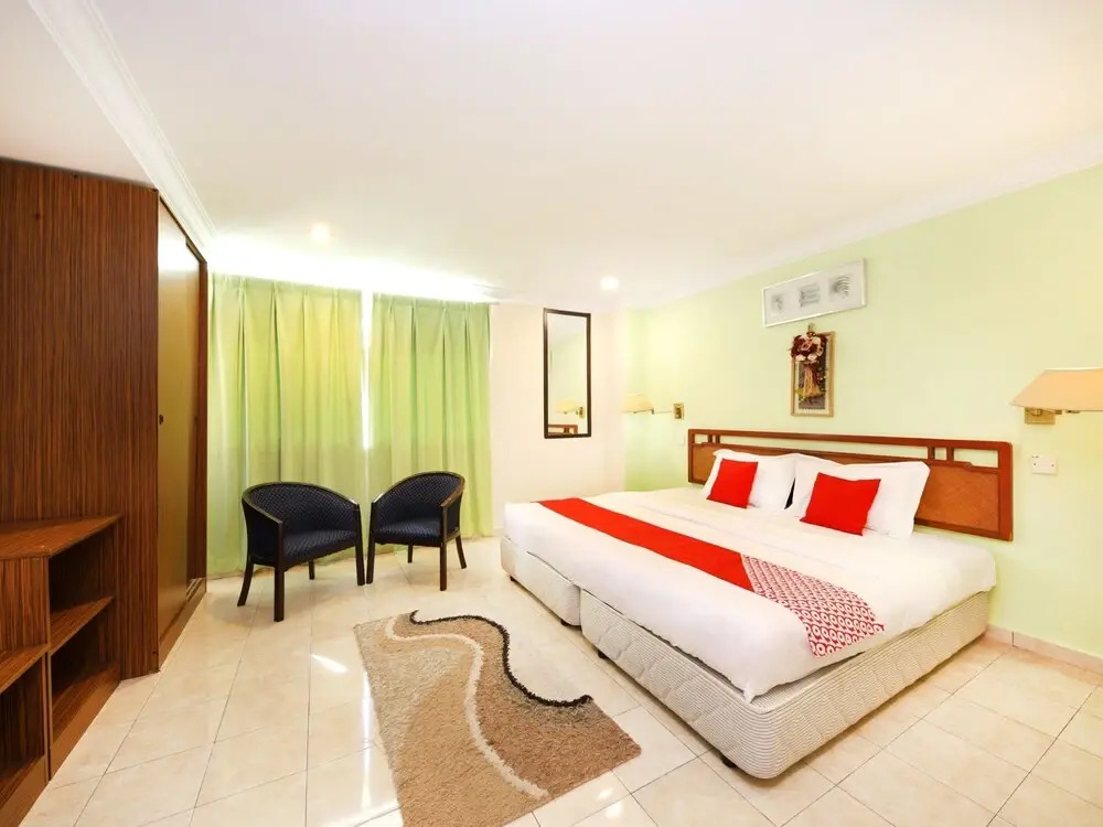 OYO 775 Hotel Sahara Inn