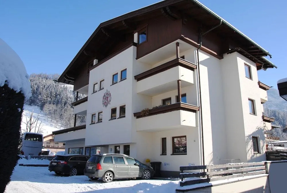 Appartementhaus Kaltenbach-Stumm by PiaundDirk