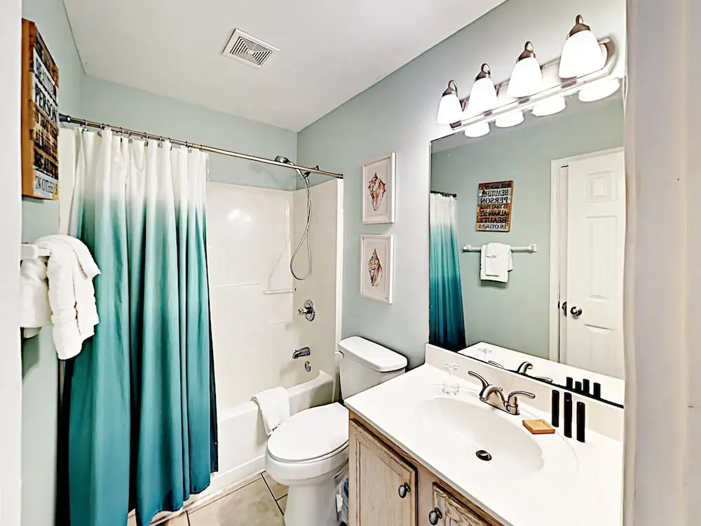 Gulf Shores Condo Ideal for Snowbirds by RedAwning