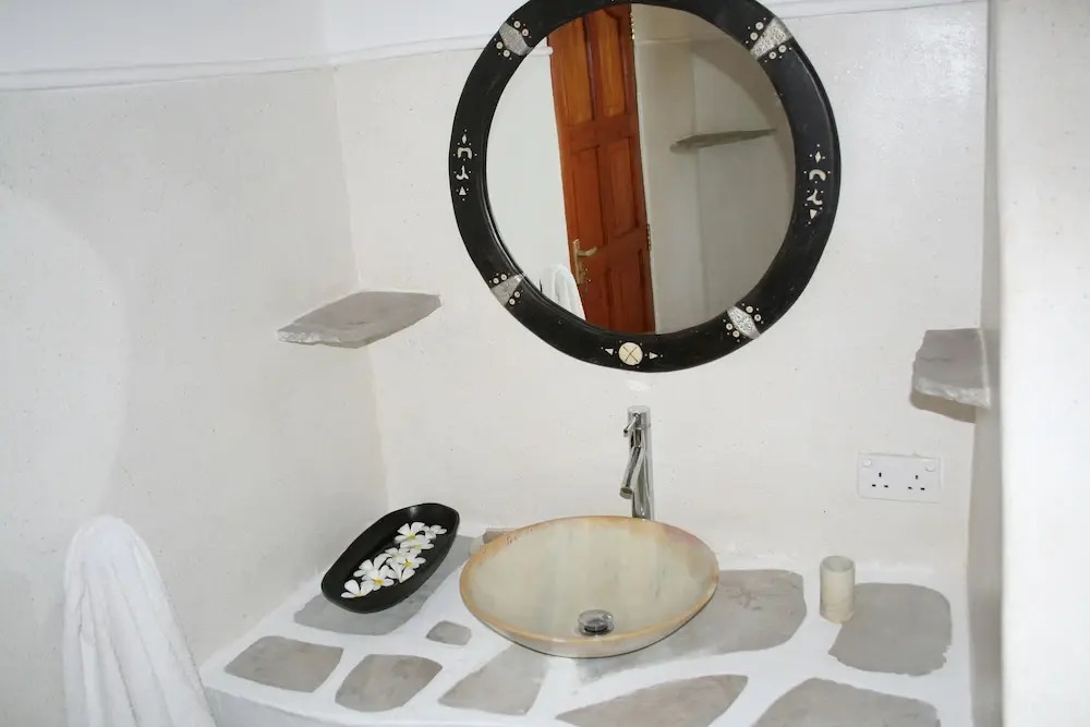 House With in Watamu With Pool Access Furnished Terrace a