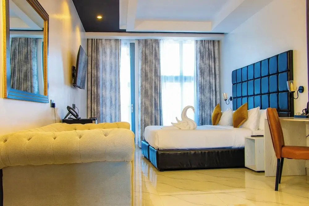 Avian Court Hotel