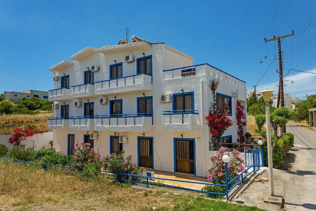 Gennadi Sun Apartments 500m from the beach