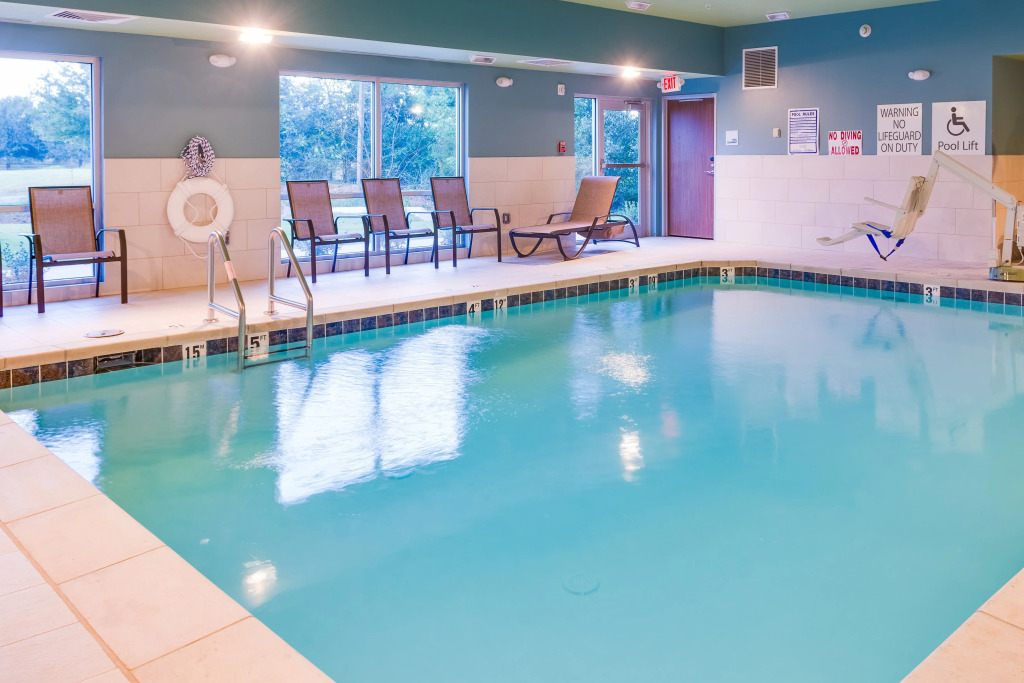 Holiday Inn Express & Suites Russellville by IHG