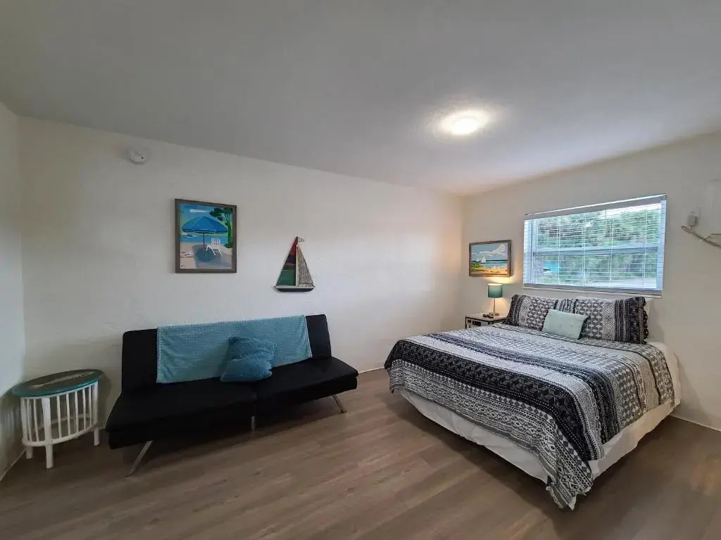 Sun Island Motel
