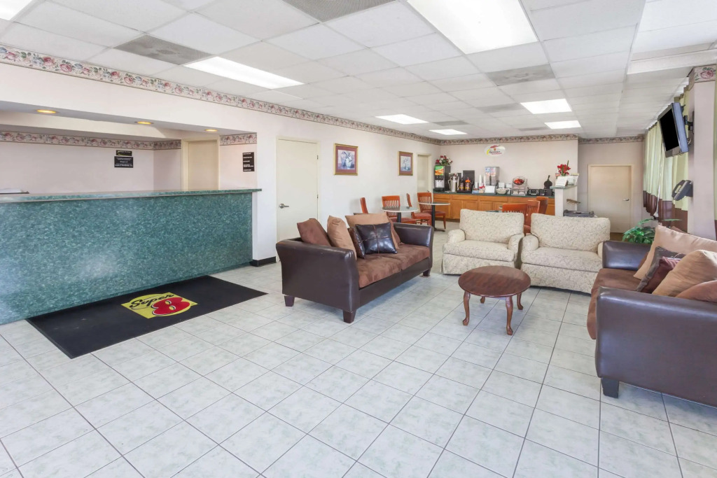 Super 8 by Wyndham Manassas