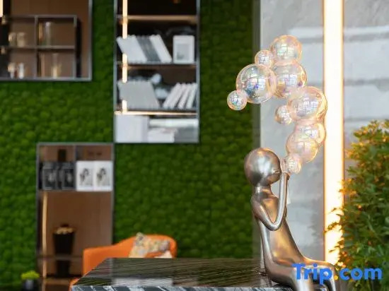 Inzone Garland Collection Hotel (Guan County Guanyichun Road)