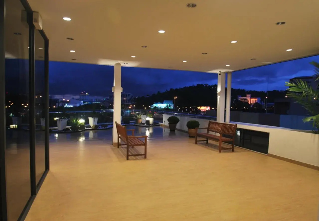 Oceania Hotel