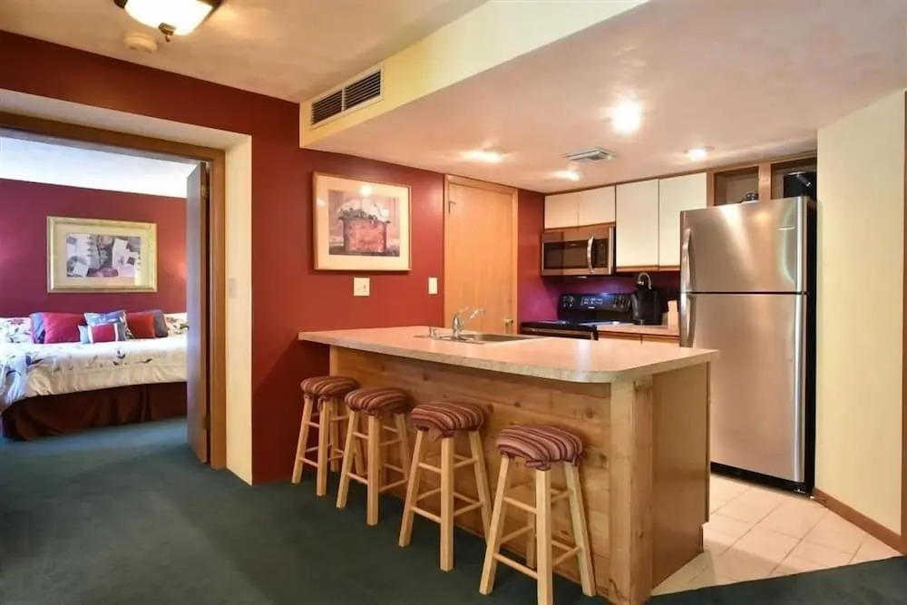 Seven Springs Sunridge 2 BR Condo, Mountain Views! by RedAwning