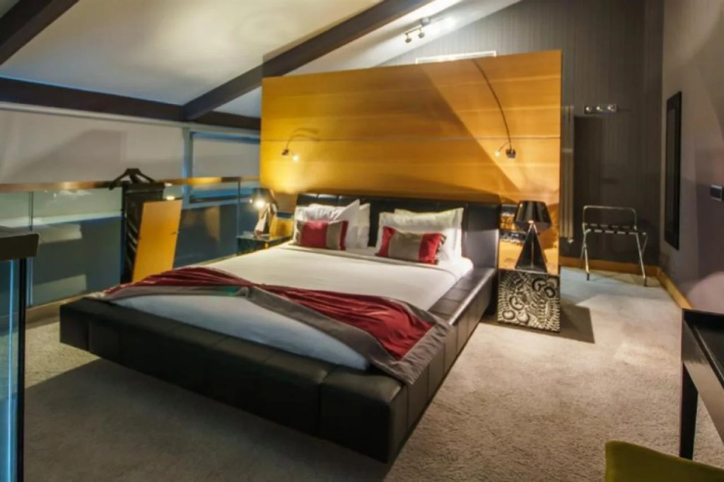 Vernazza Suites