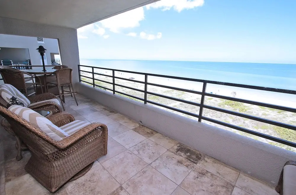 Pier House 402
